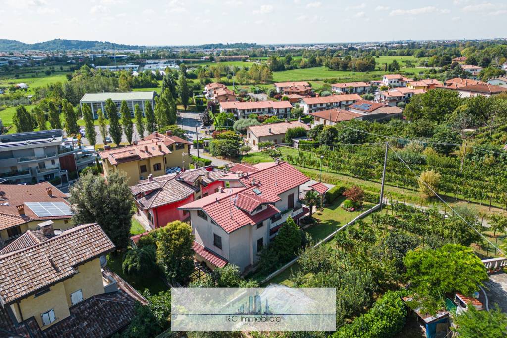 Villa Bifamiliare in vendita a Scanzorosciate via Bonalde, 14