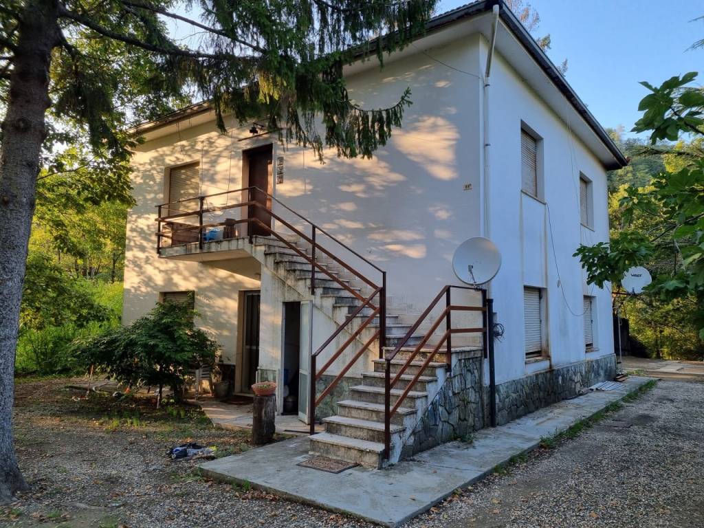 Villa Bifamiliare in vendita a Ovada strada Voltri