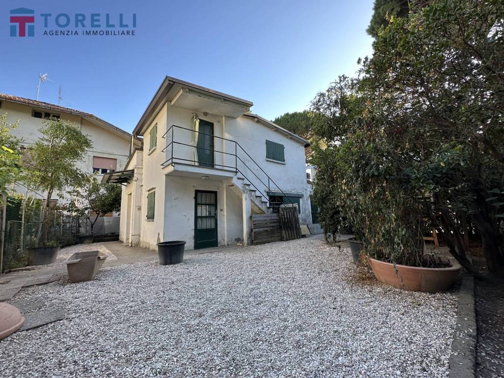 Casa Indipendente in vendita a Cervia viale Giacomo Leopardi, 65