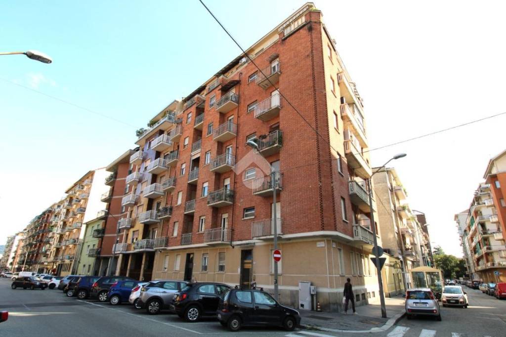 Appartamento in vendita a Torino via Barletta, 65