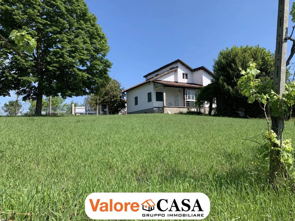 Villa in vendita ad Acqui Terme via salvo d'acquisto
