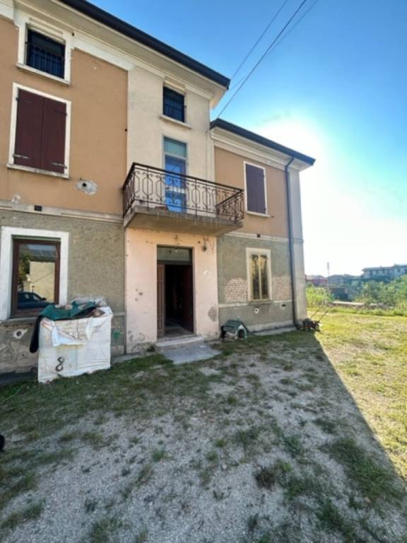 Villa in vendita a Guidizzolo via Solferino