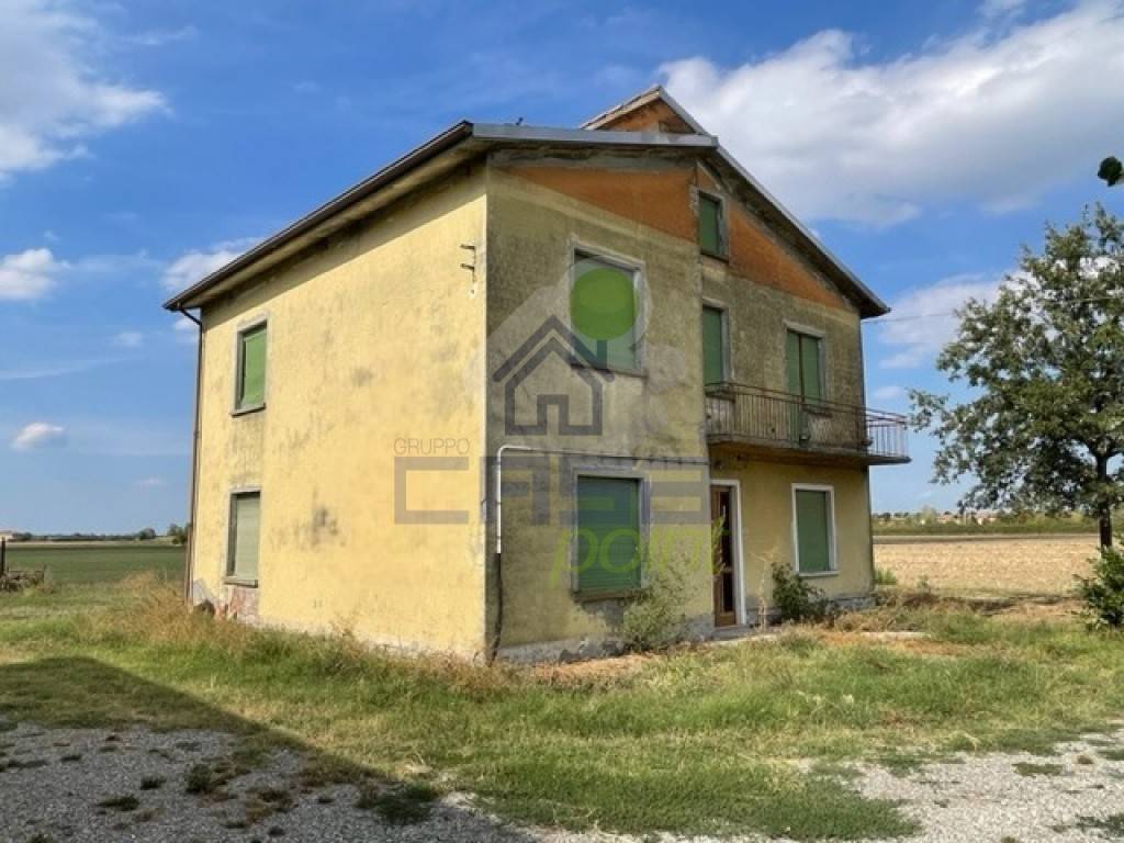 Casa Indipendente in vendita a Villanova sull'Arda via roma