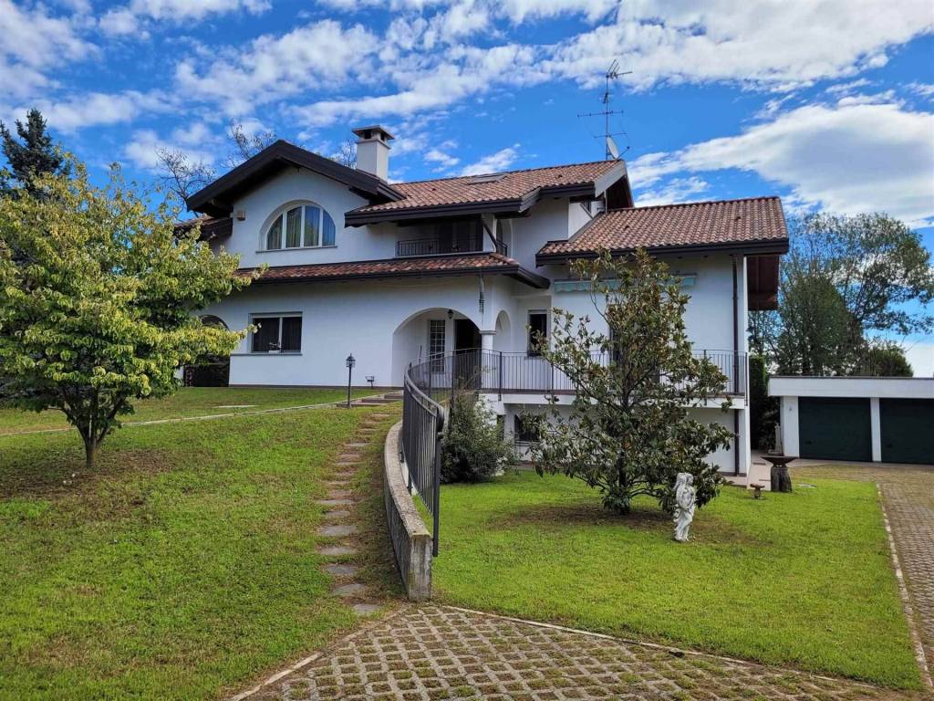 Villa in vendita a Solbiate Olona via Padova