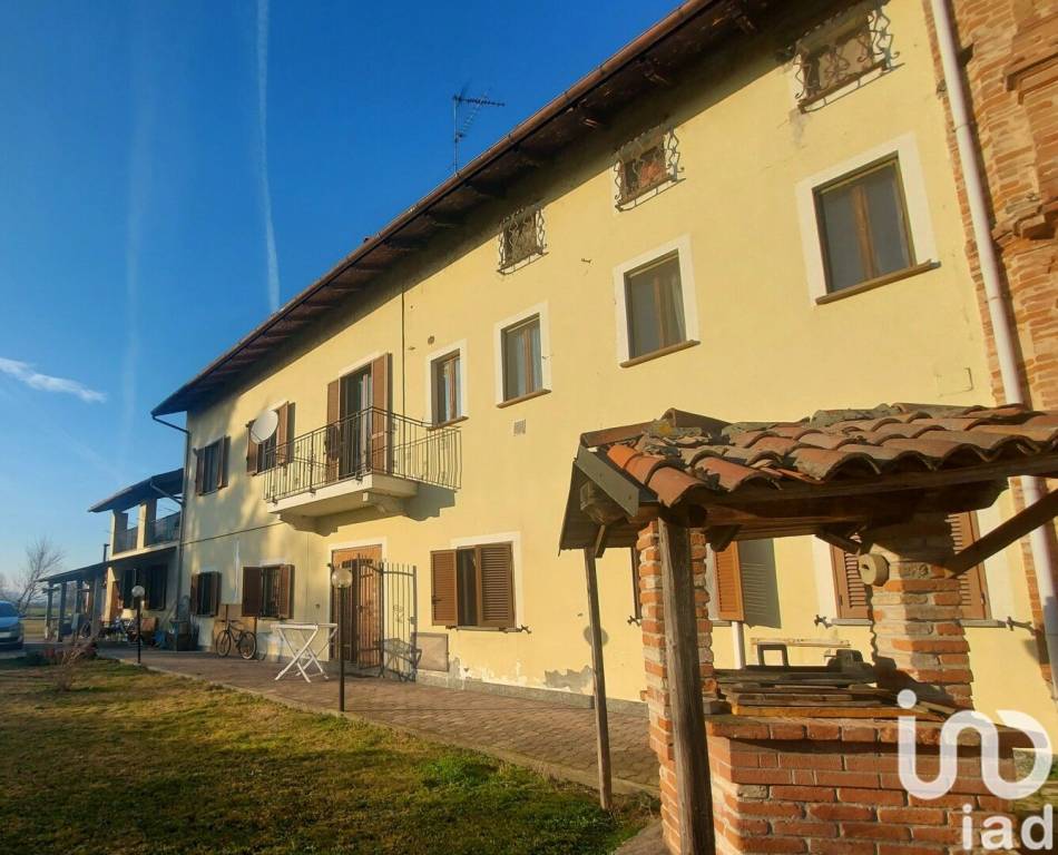 Villa in vendita a Casale Monferrato strada Valenza, 11