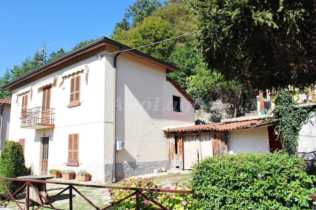 Villa in vendita a Gardone Riviera via San Michele, 2