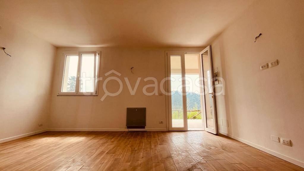Appartamento in vendita a Beverino