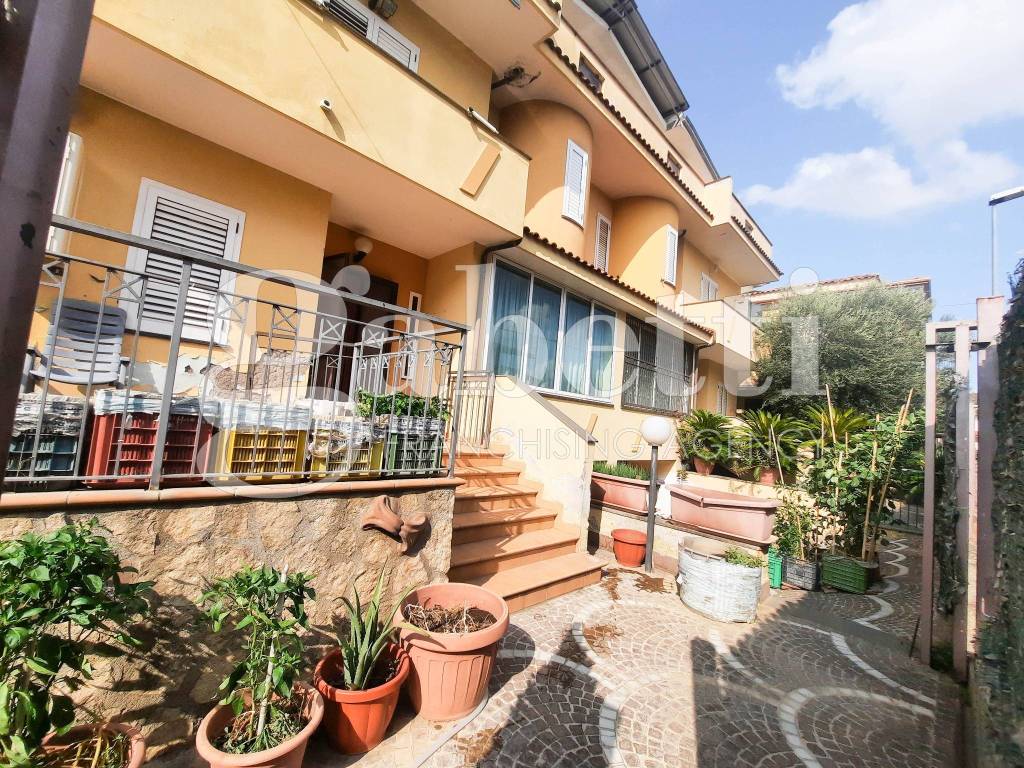 Villa Bifamiliare in vendita a Casapesenna via Raffaello Sanzio