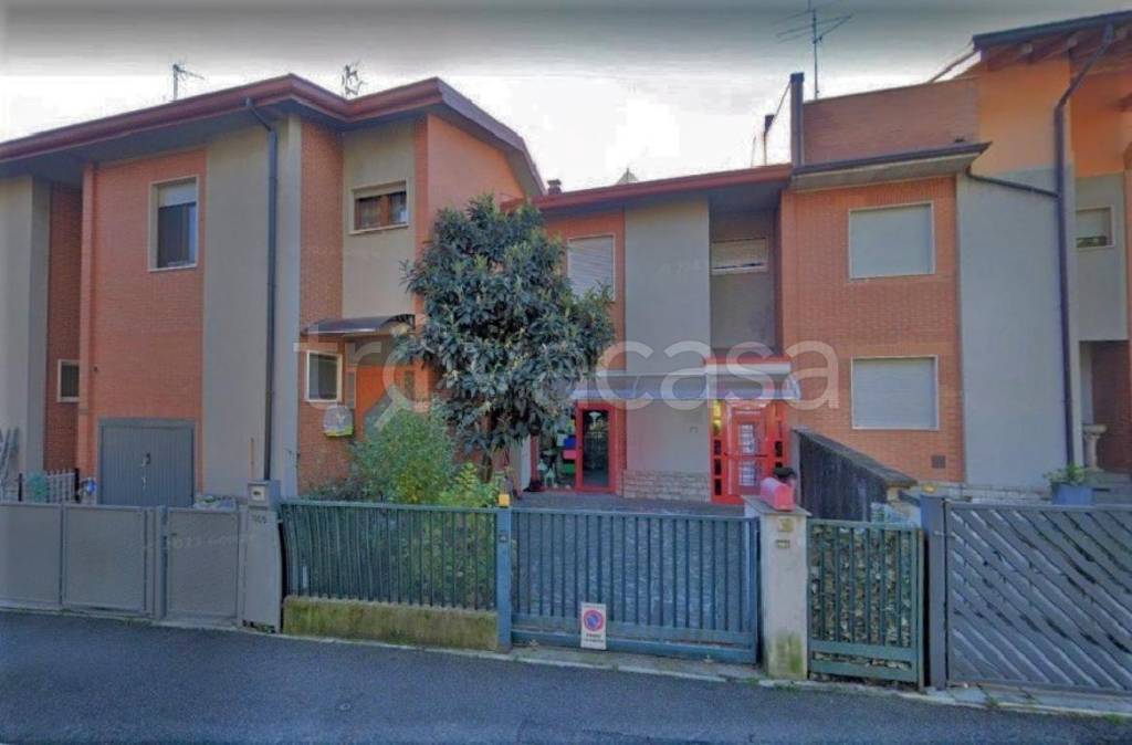 Villa a Schiera in vendita a Bergamo via Longuelo, 107