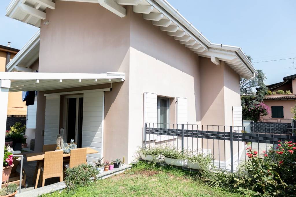 Villa in vendita a Brescia via Fura
