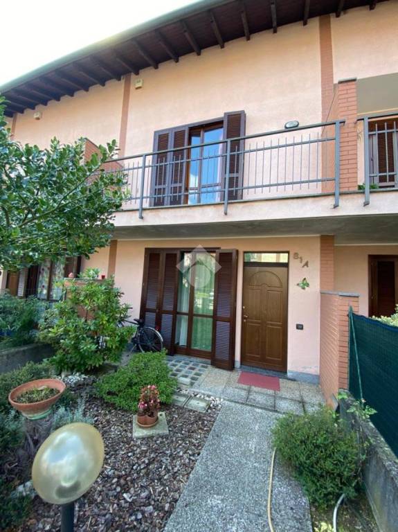 Villa a Schiera in vendita a Samarate via Armando Diaz, 81