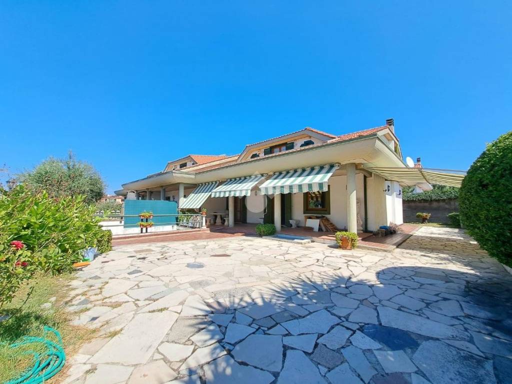 Villa Bifamiliare in vendita ad Ardea via lavagna, 16