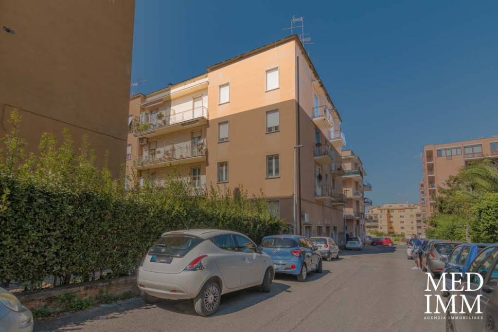 Appartamento in vendita a Viterbo via Francis Leoncini