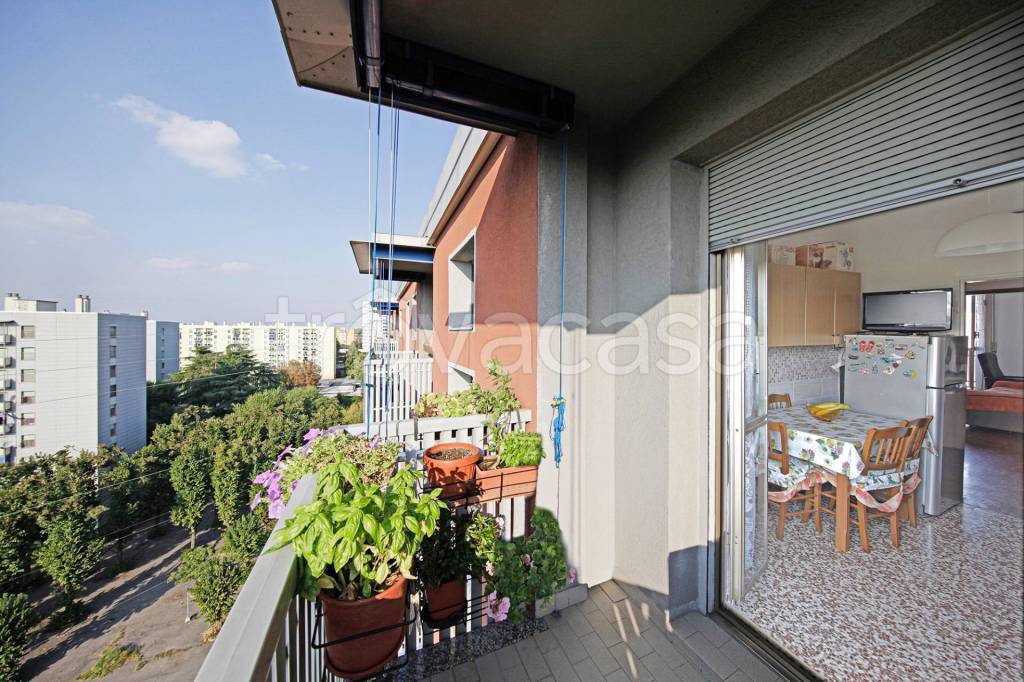 Appartamento in vendita a Milano via Costantino Baroni, 130