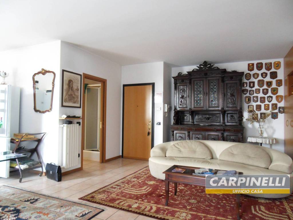 Appartamento in vendita a Cesano Maderno via Trento, 5