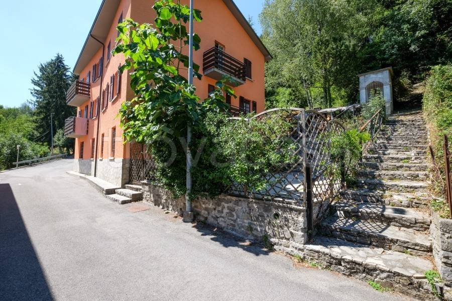 Villa in vendita a Berbenno via Giacomo Quarenghi