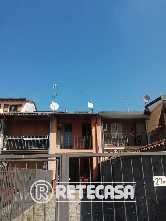 Casa Indipendente in vendita a Vaiano Cremasco via Lelia Lodigiani