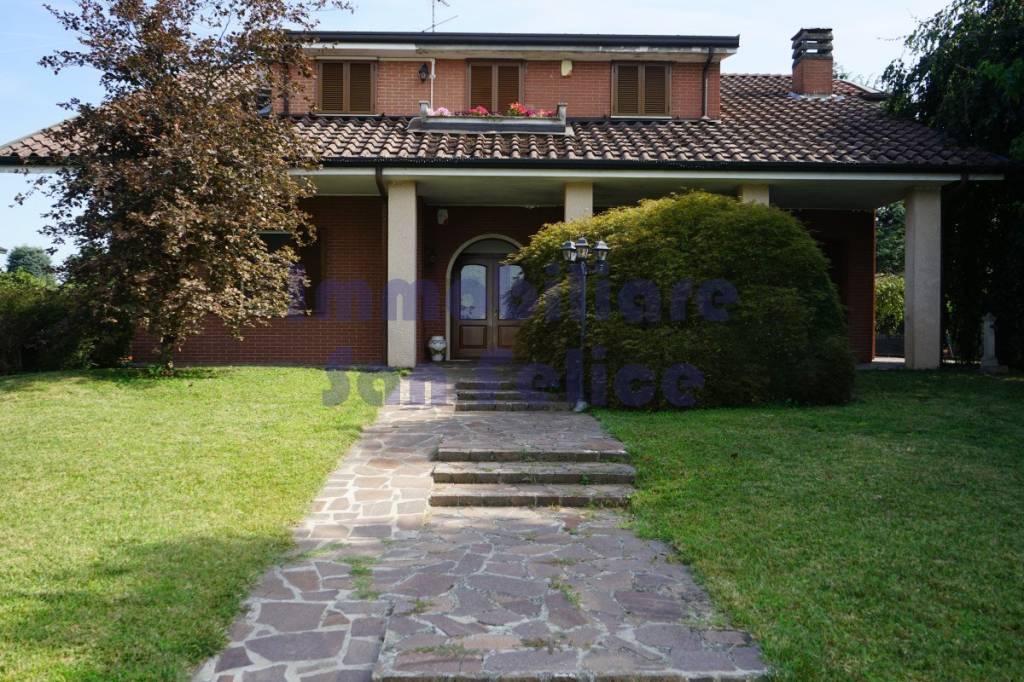 Villa in vendita a Peschiera Borromeo via Giuseppe Di Vittorio, 14