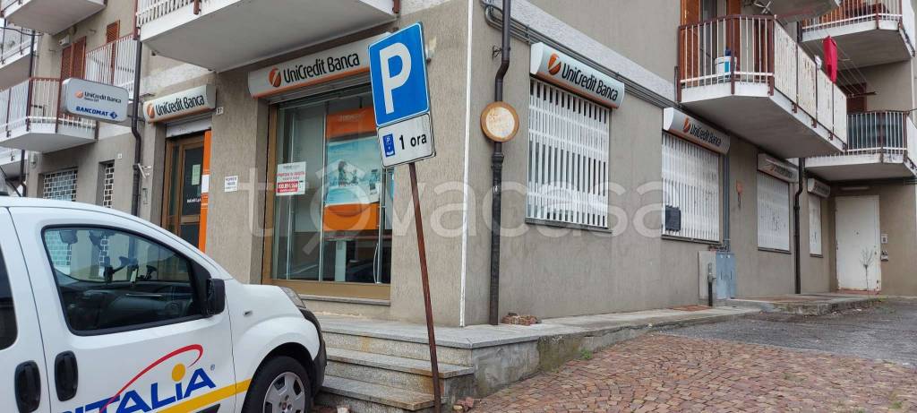 Filiale Bancaria in vendita a Lessolo via Vittorio Veneto