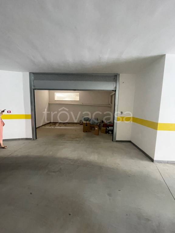 Garage in affitto a Fisciano corso San Vincenzo Ferreri