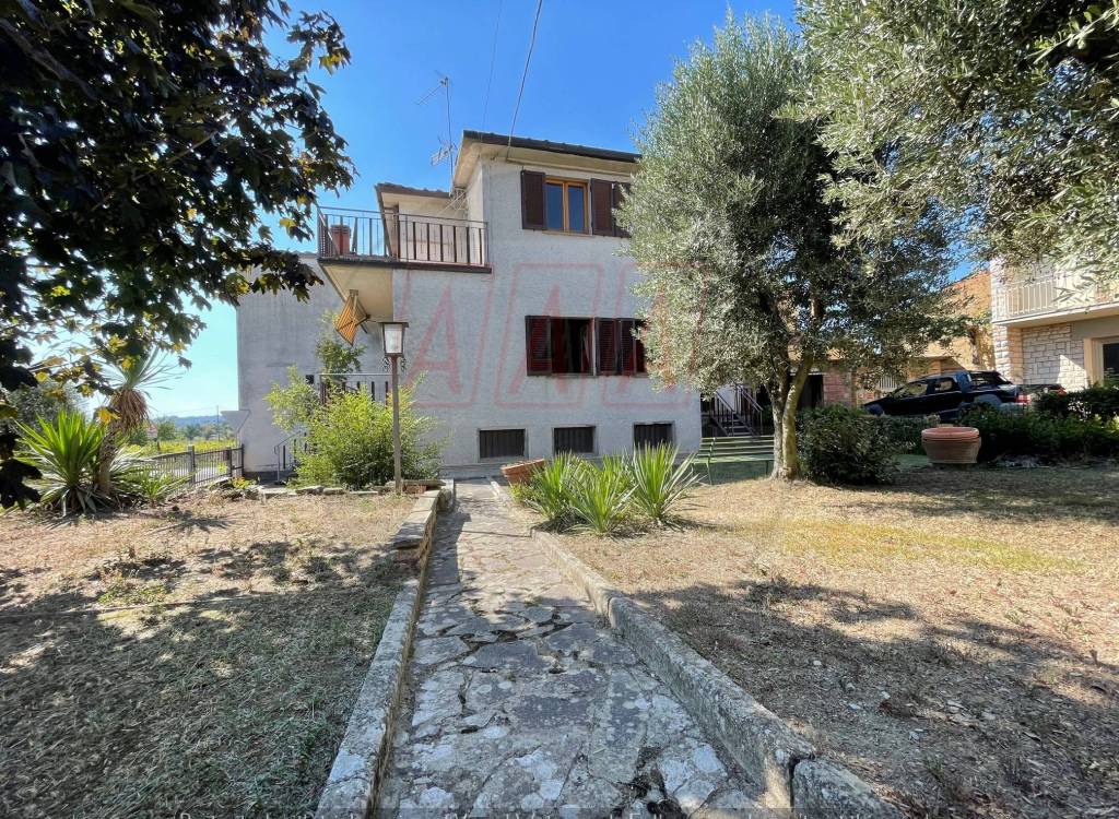Casa Indipendente in vendita ad Arezzo località Tregozzano