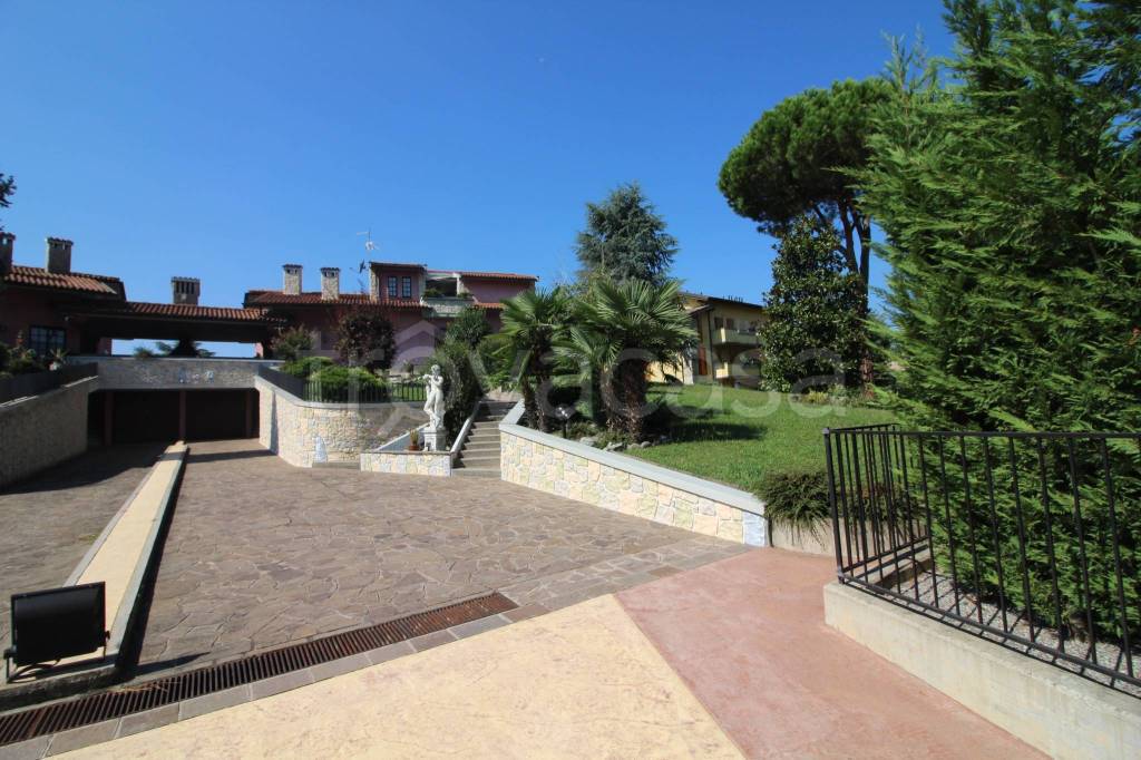 Villa in vendita a Torre de' Roveri via Torquato Tasso, 9