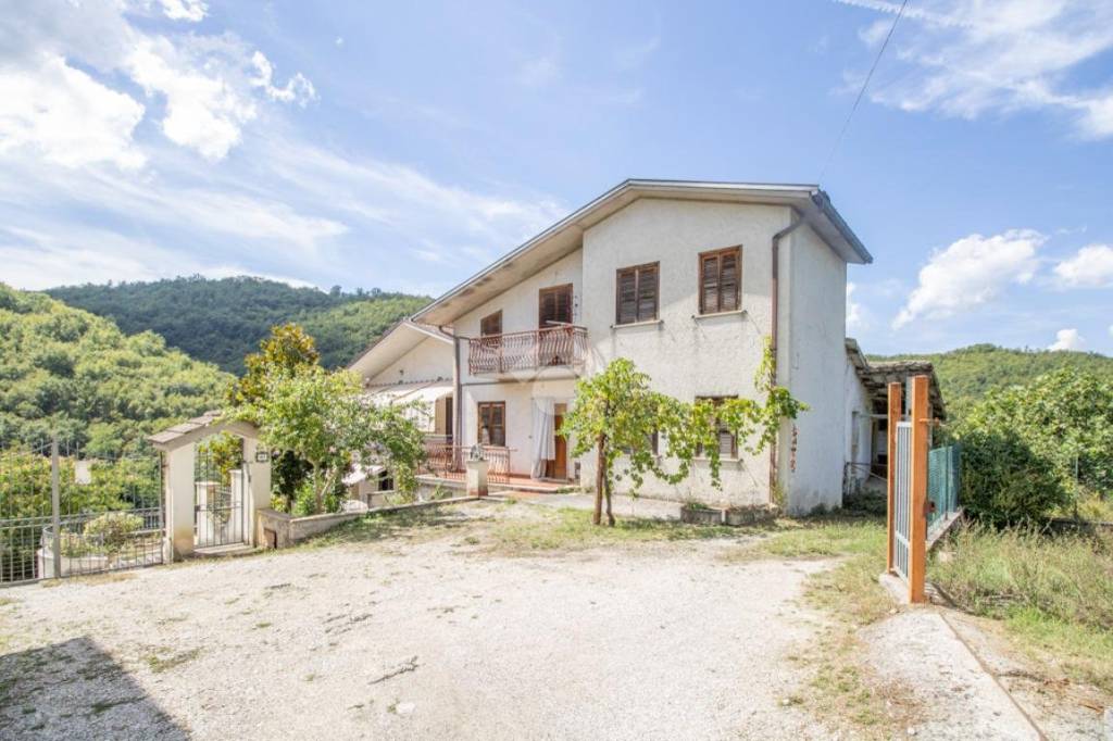 Casa Indipendente in vendita a Rieti via Colle Sant'Antimo, 40