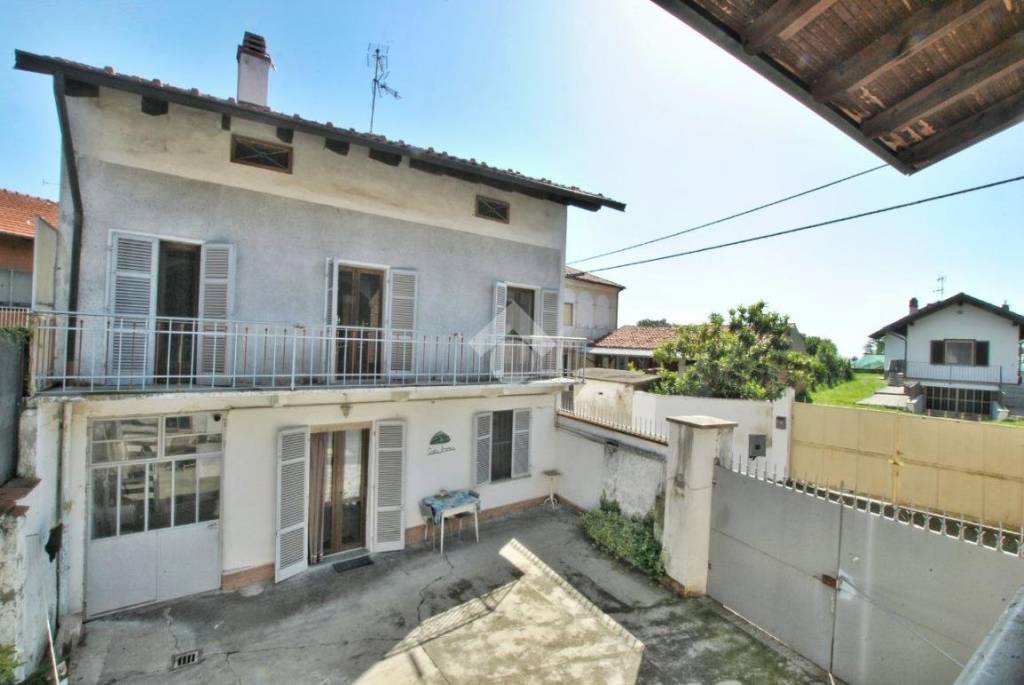 Casa Indipendente in vendita a Moncrivello via Capitano Regis, 8