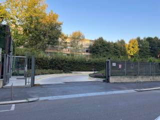 Posto auto in affitto a milano via francesco daverio, 7