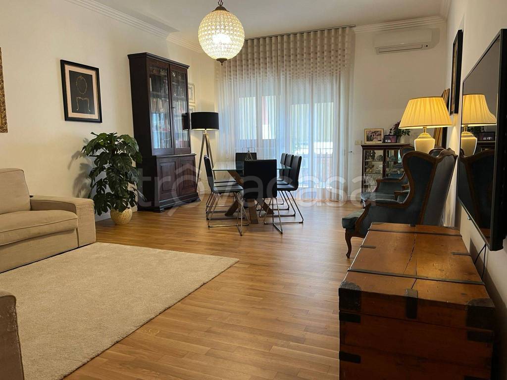 Appartamento in vendita a Lecce via Vincenzo Sabato, 1