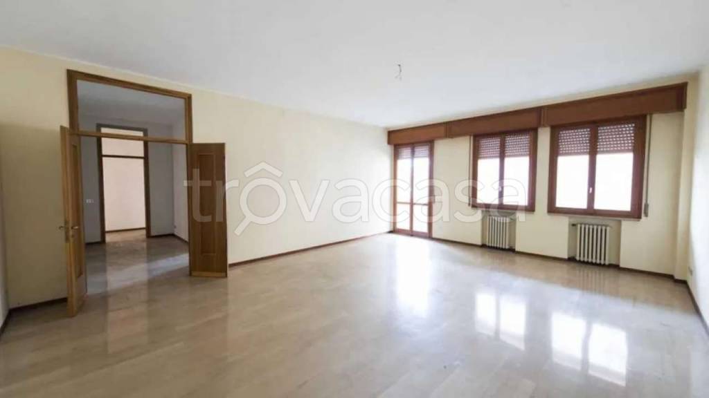 Appartamento in vendita a Brescello via Giosuè Carducci