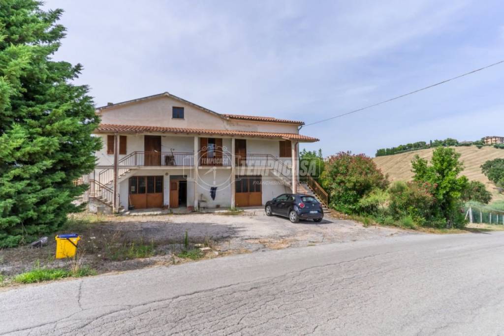 Casa Indipendente in vendita a Montegranaro contrada Santa Maria 580