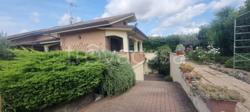 Villa Bifamiliare in vendita a Marino via Mazzamagna, 1