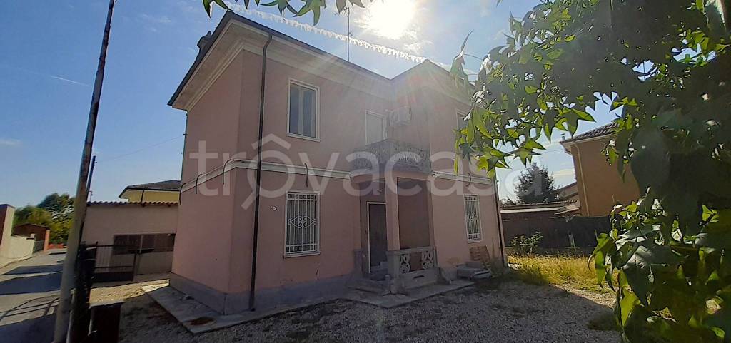 Villa in vendita a Garlasco via Trieste, 23