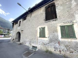 Casa indipendente in vendita a sernio via xxv aprile