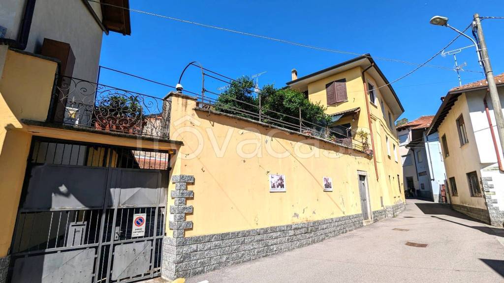 Casale in vendita a Invorio via Torino