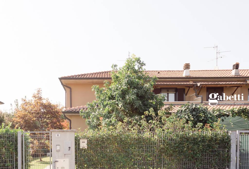 Villa a Schiera in vendita a Bussero via Emilio Lussu, 11