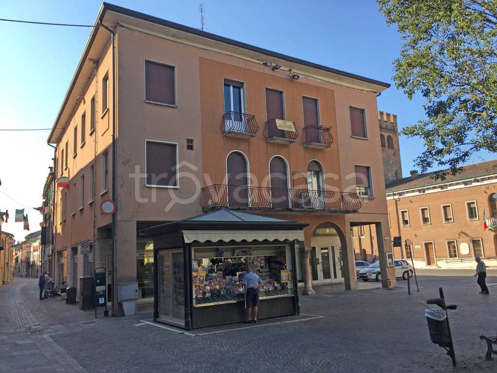 Appartamento in vendita a Sermide e Felonica piazza Giuseppe Garibaldi