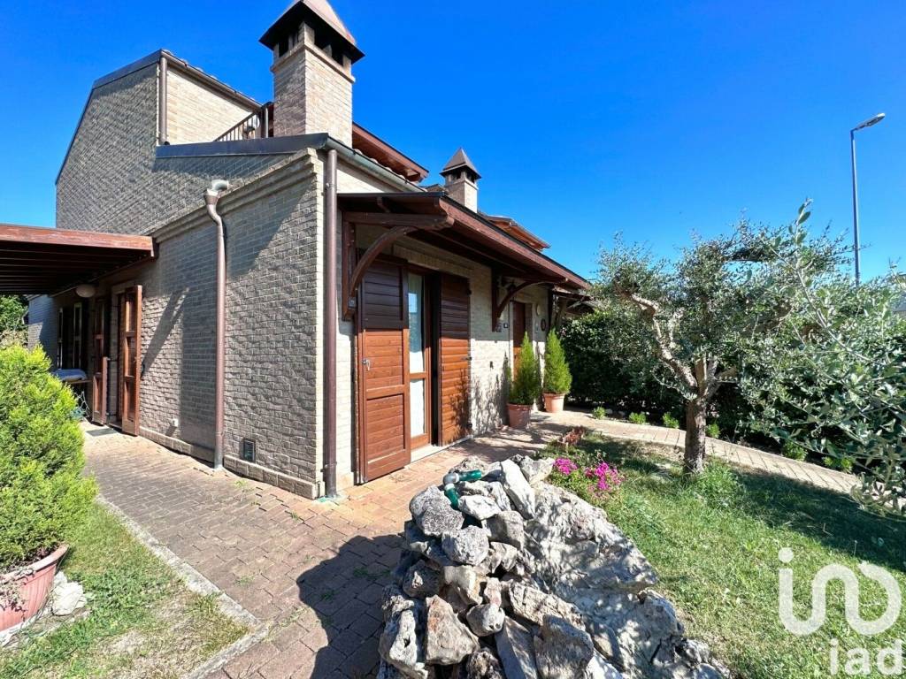 Villa a Schiera in vendita a Montecosaro via fratelli rosselli, 54