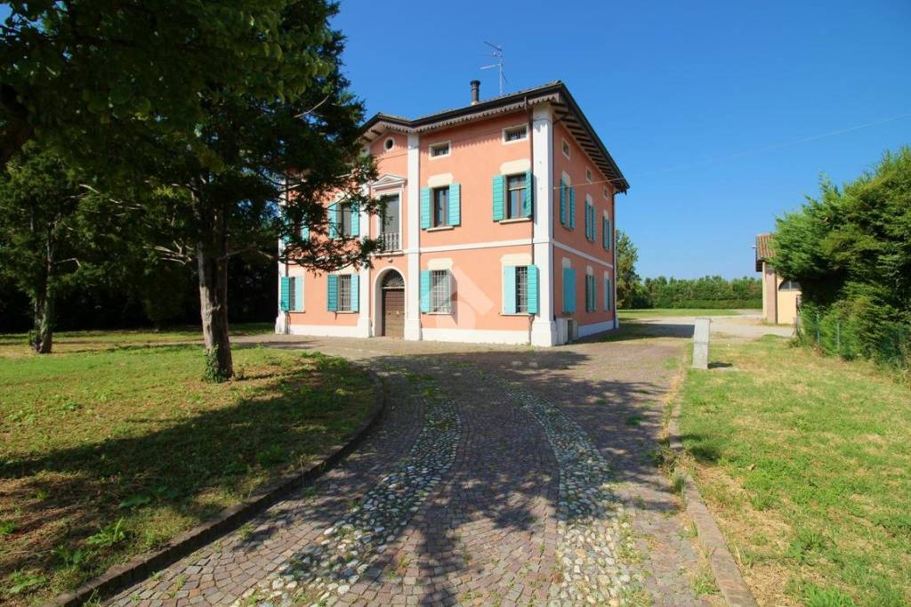 Villa in vendita a Campagnola Emilia via Papa Giovanni XXIII