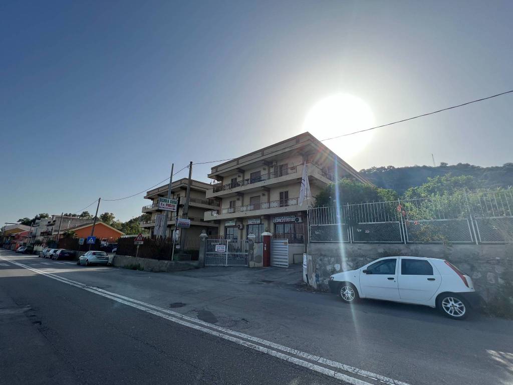 Garage in vendita a Messina strada Statale Orientale Sicula