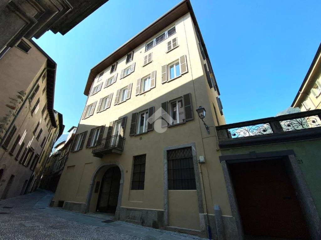 Appartamento in vendita a Sondrio via Lavizzari, 19