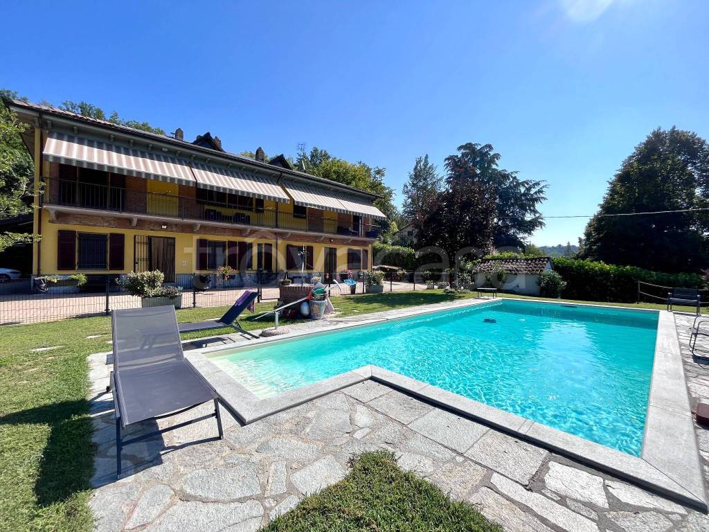 Villa Bifamiliare in vendita ad Asti via Asti