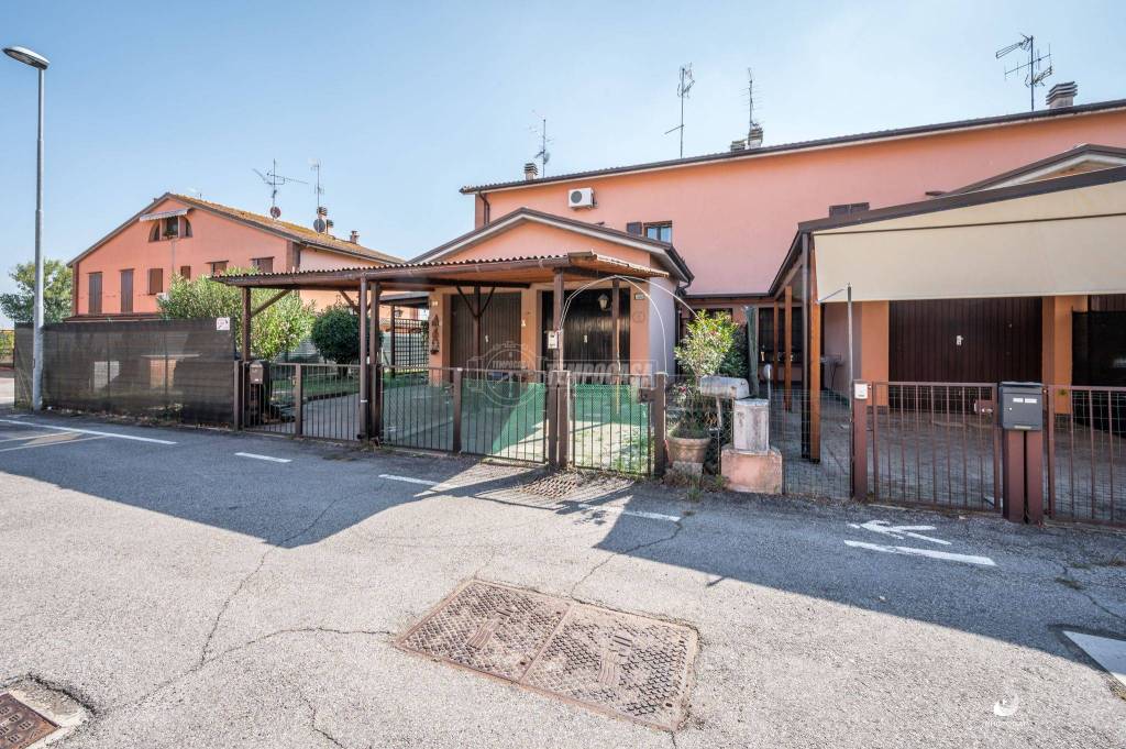 Villa a Schiera in vendita a Sant'Agata Bolognese via verona 32/q