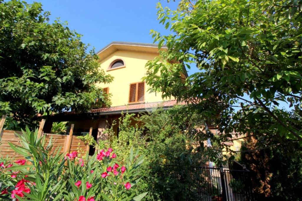 Villa in vendita ad Abbadia Cerreto via ronchi, 24