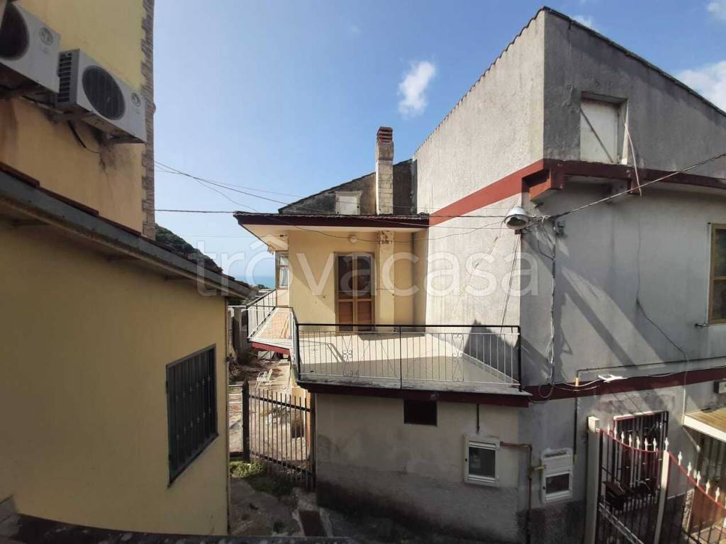 Appartamento in vendita a Salerno via Giosuè di Giacomo