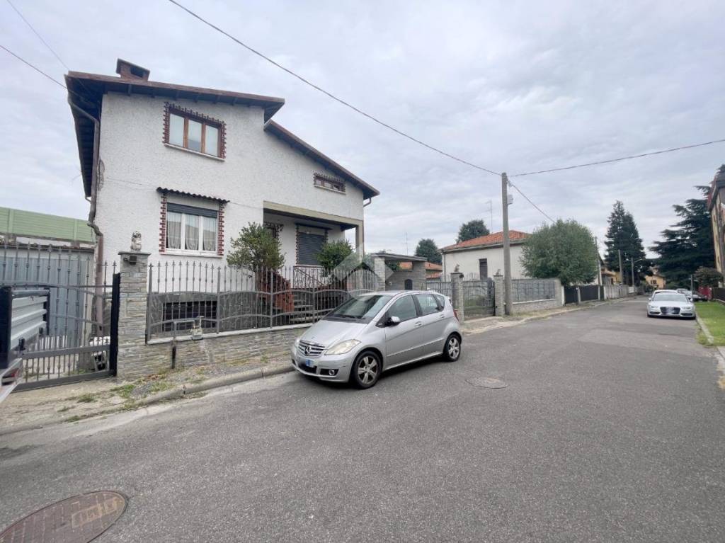 Villa in vendita a Castellanza via Gorizia, 12