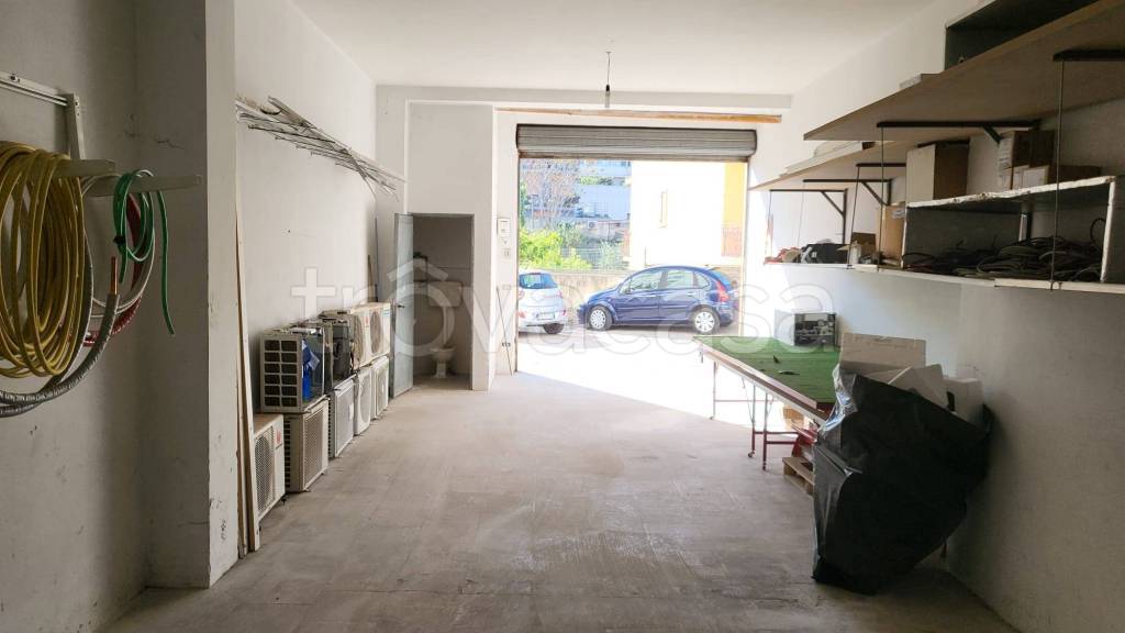 Garage in vendita a Crispiano via Palmenti, 12