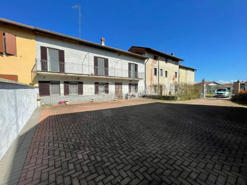 Casa Indipendente in vendita a Conzano via Castello
