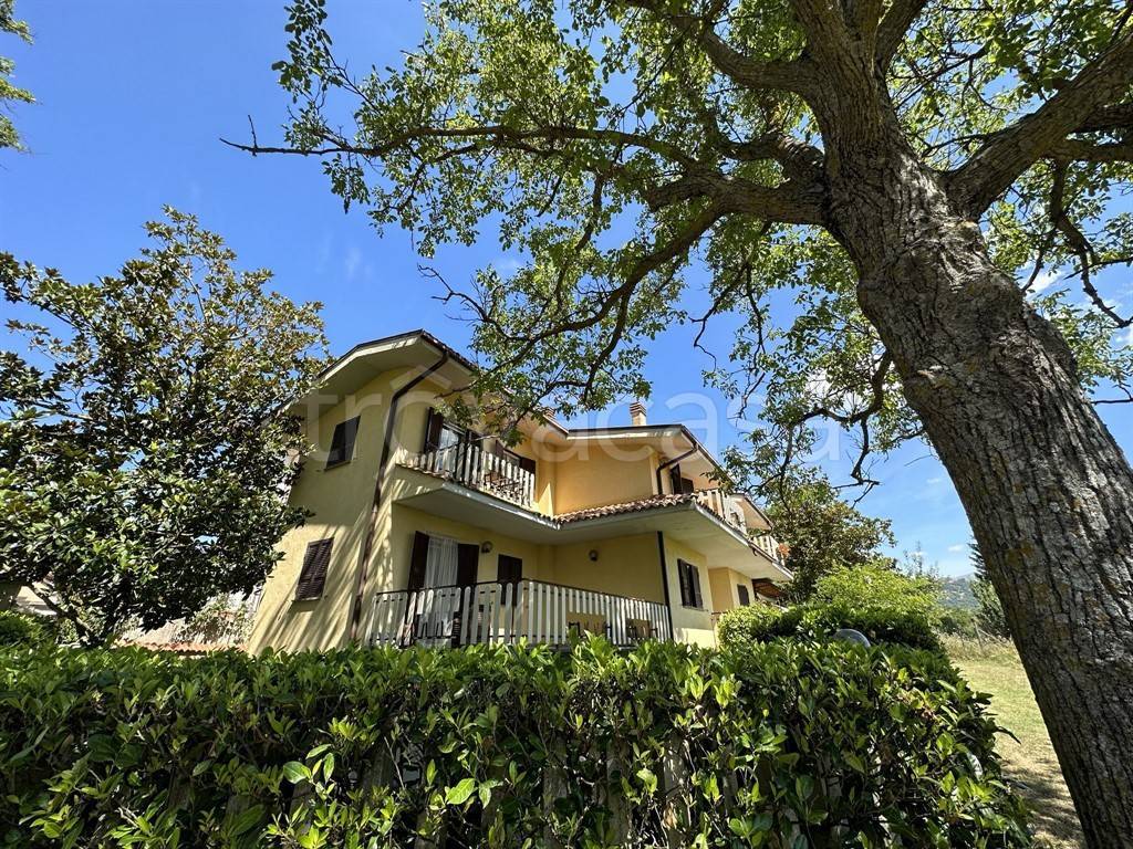 Villa Bifamiliare in vendita a L'Aquila corso Vittorio Emanuele, 69